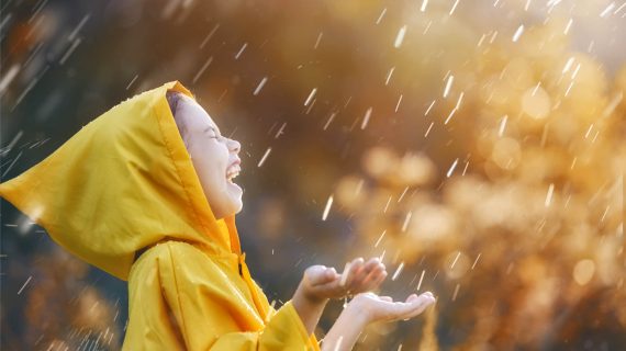 Meningkatkan Daya Tahan Tubuh Anak saat Musim Hujan: 4 Tips yang Perlu Diketahui
