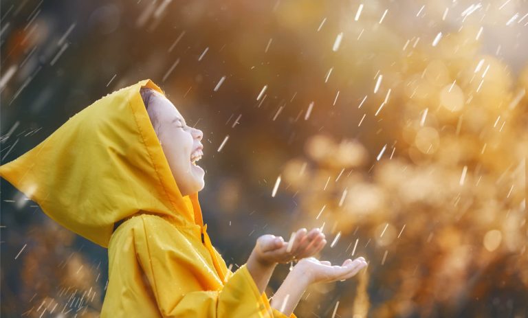 Meningkatkan Daya Tahan Tubuh Anak saat Musim Hujan